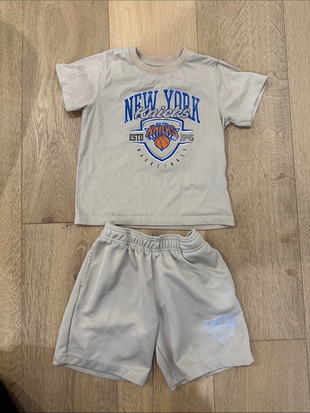 NBA Beige Kids New York Knicks Tee & Shorts Set